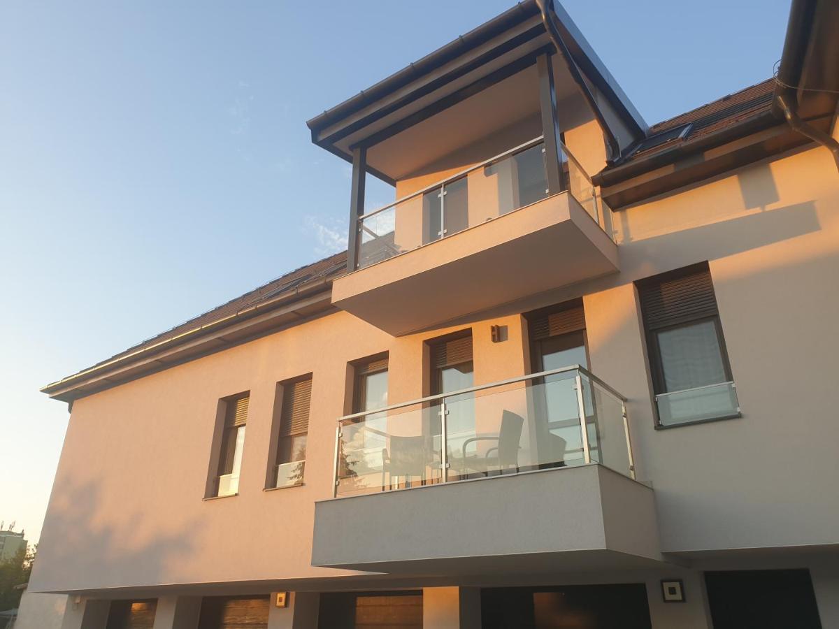 Silver Lodge Apartments エゲル エクステリア 写真