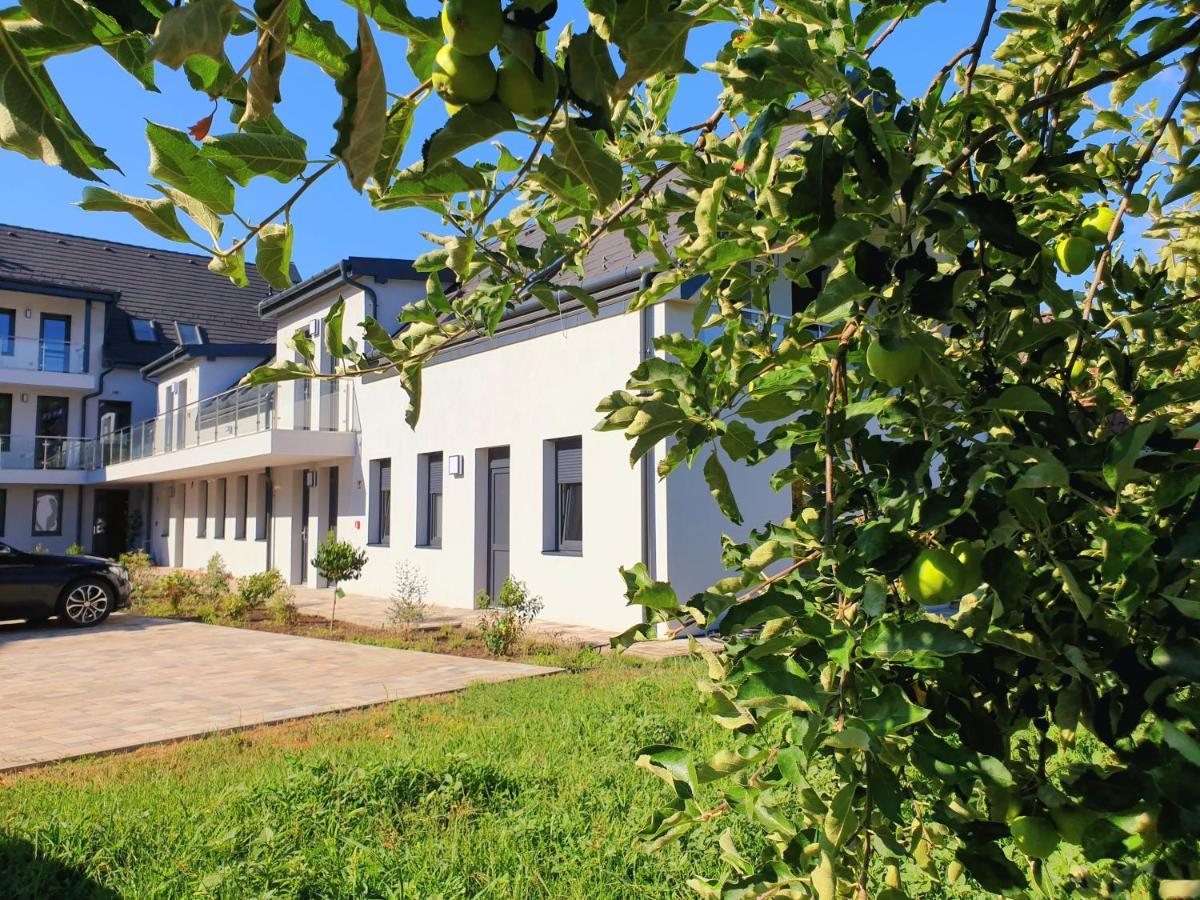 Silver Lodge Apartments エゲル エクステリア 写真