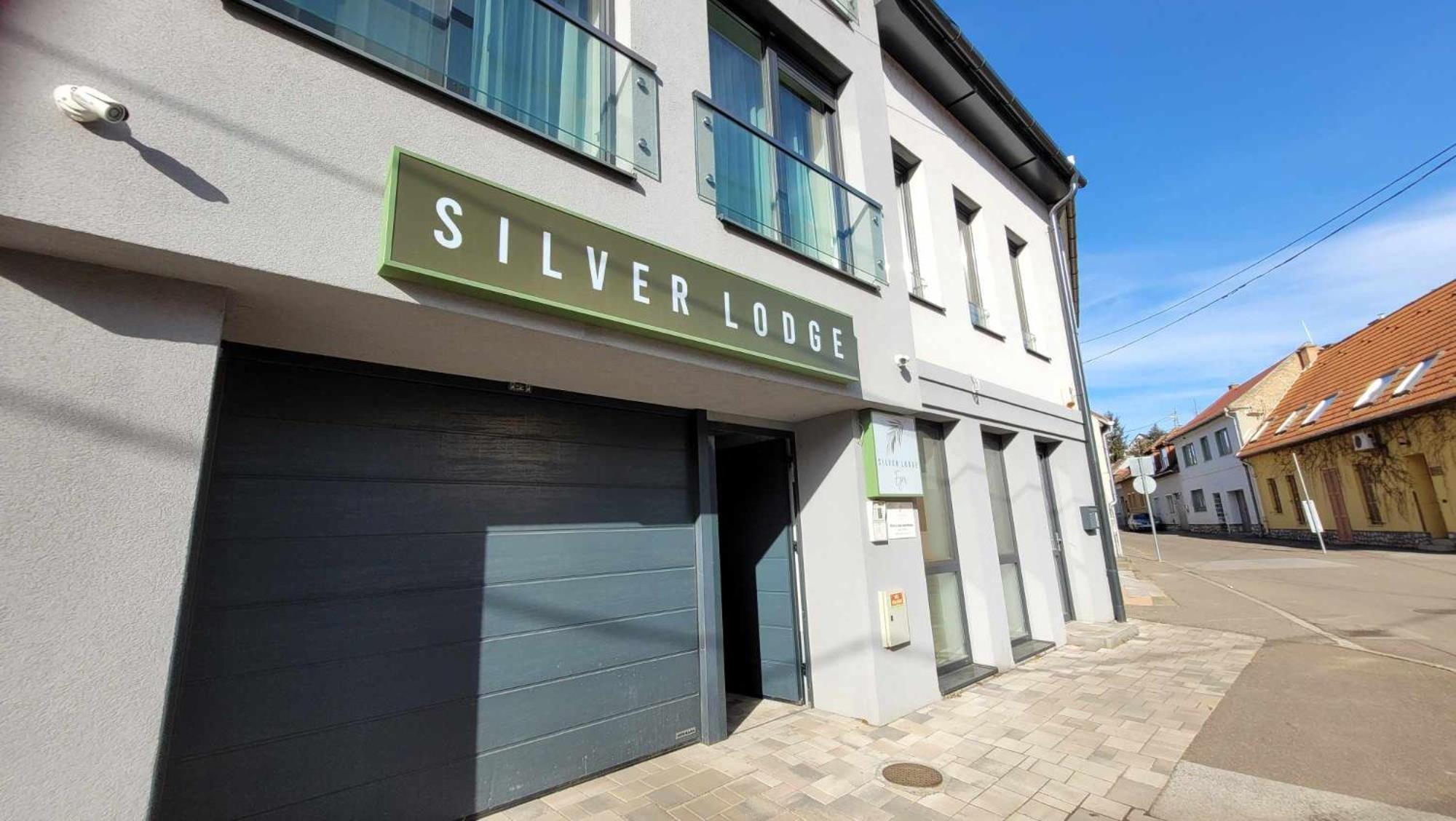Silver Lodge Apartments エゲル エクステリア 写真